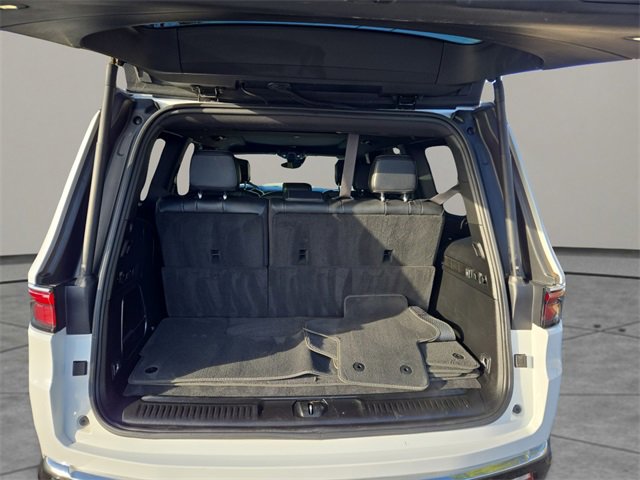 Used 2023 Jeep Wagoneer 4WD w/ Premium Group I image 30