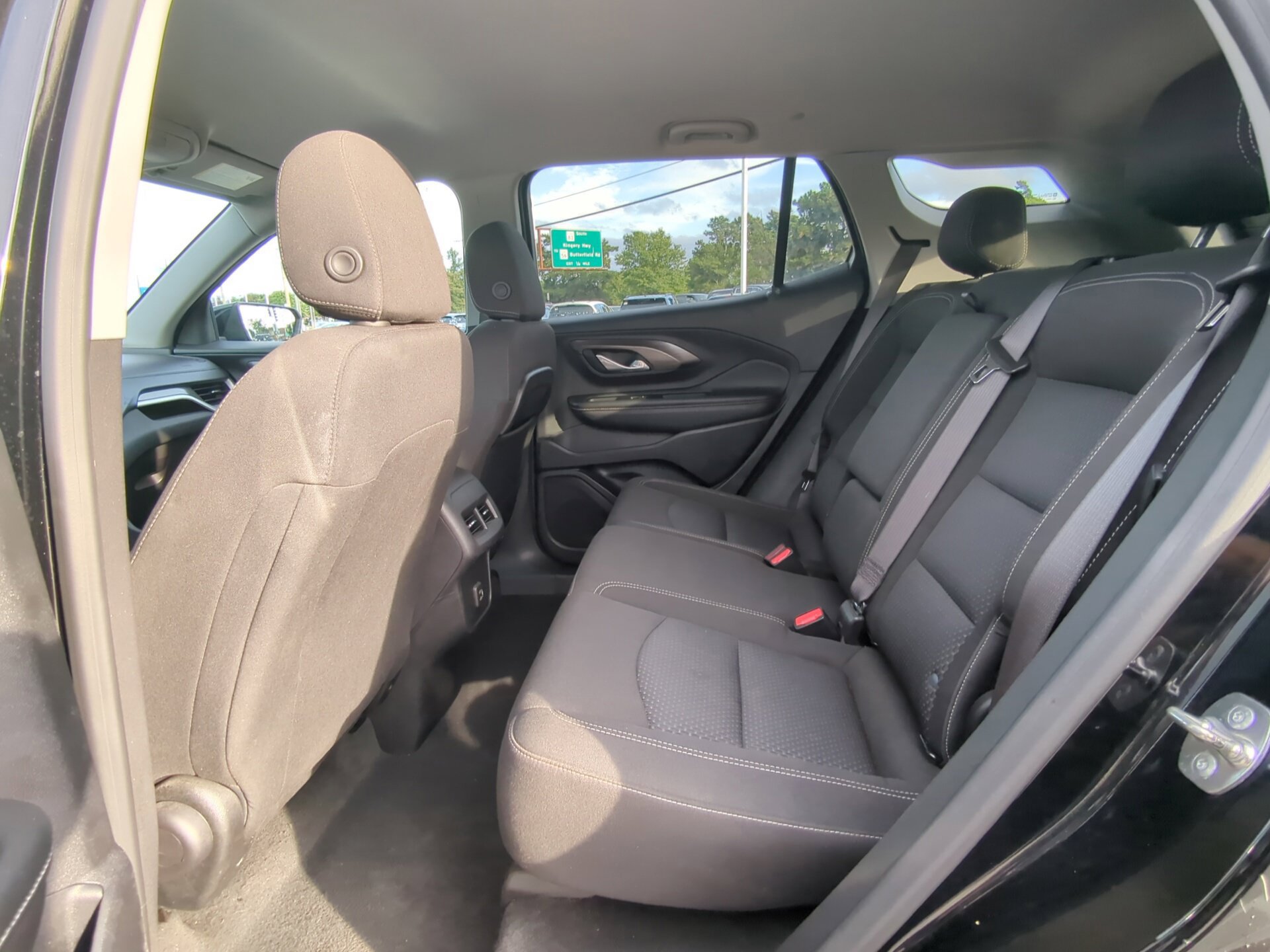 Used 2024 GMC Terrain SLE AWD/4WD image 11