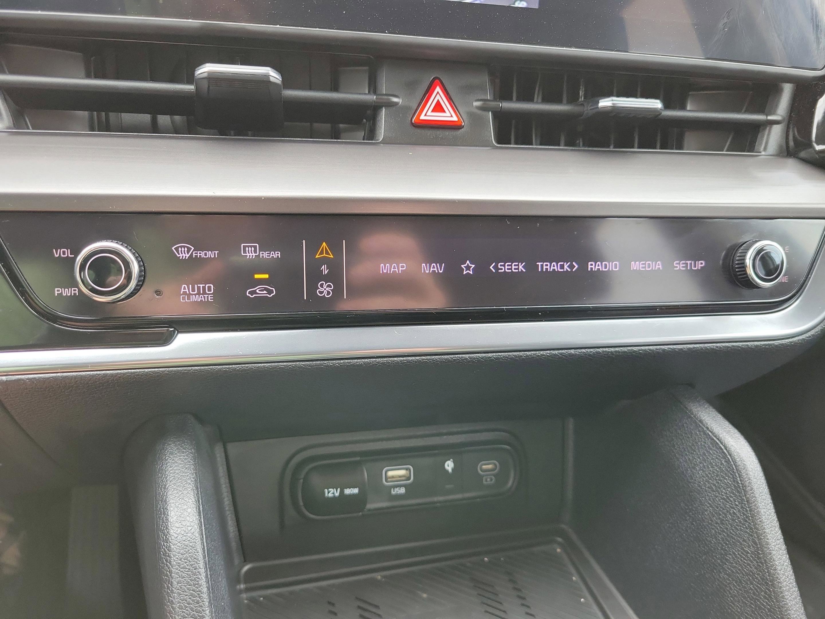 Certified 2024 Kia Sportage EX image 21