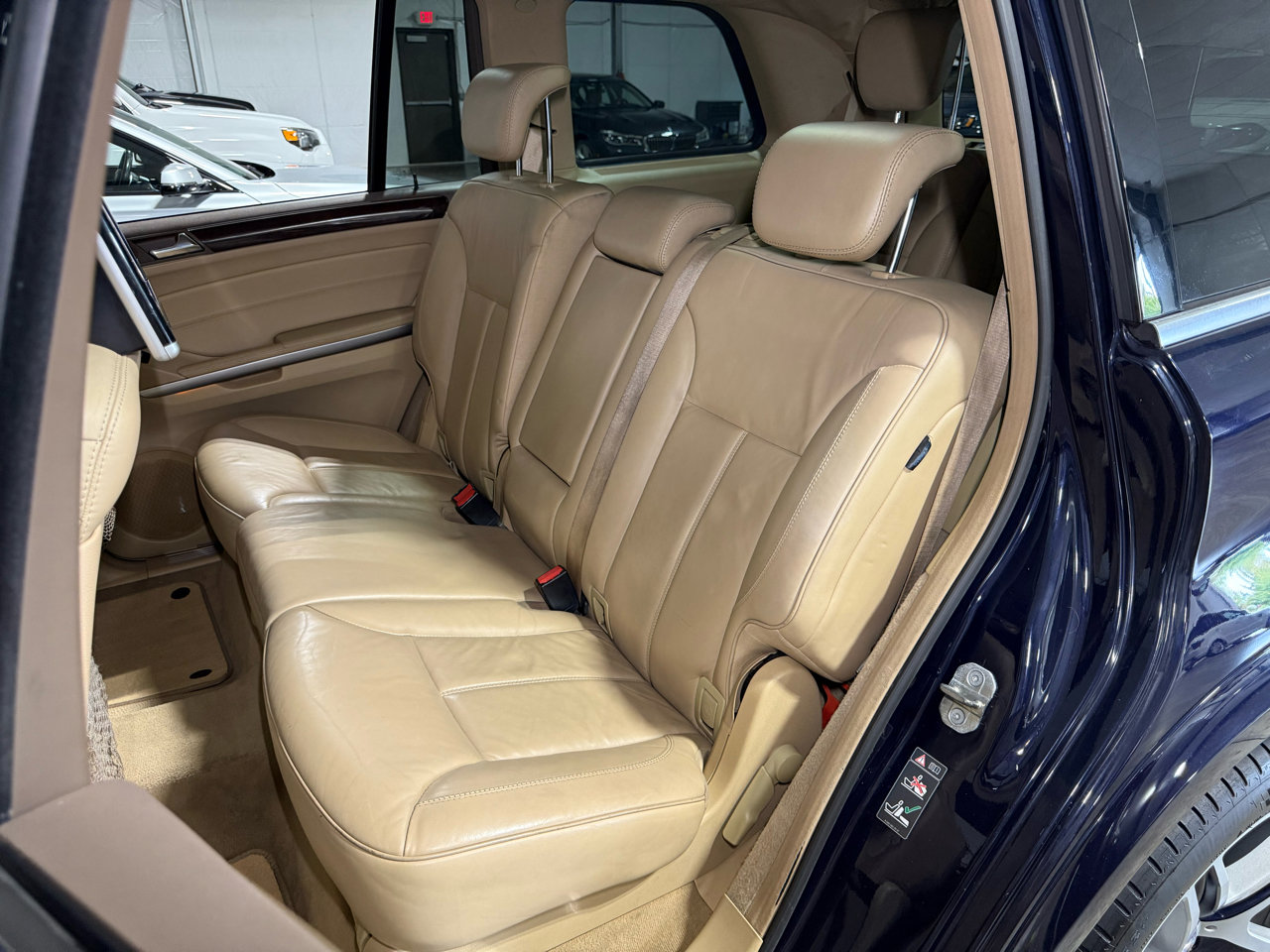 Used 2010 Mercedes-Benz GL 550 4MATIC image 32