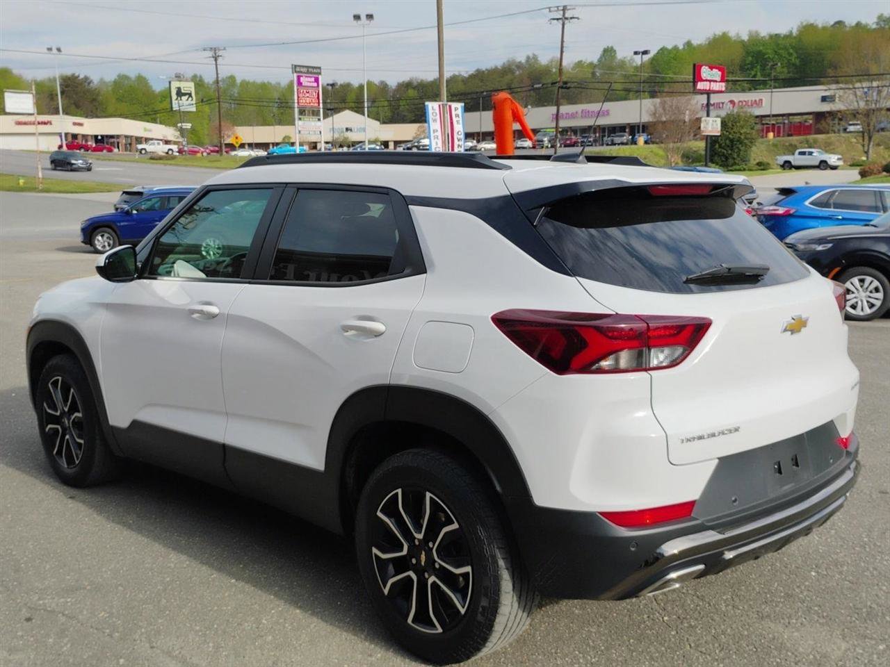 Used 2022 Chevrolet TrailBlazer ACTIV w/ Convenience Package FWD image 7