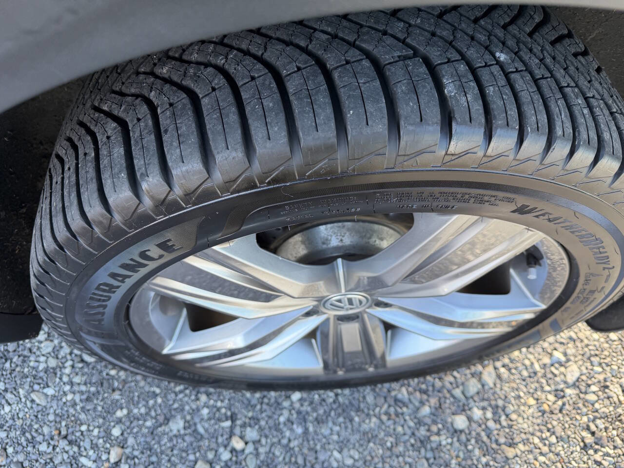 Used 2019 Volkswagen Tiguan SEL Premium w/ 3rd Row Seat Package image 14