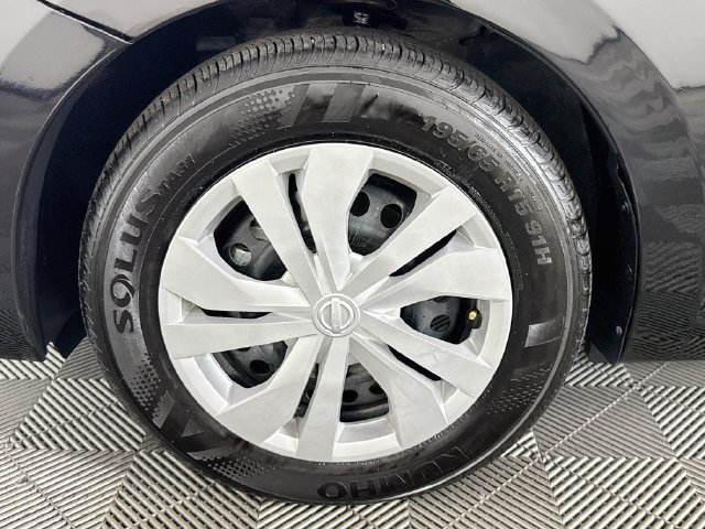Used 2025 Nissan Versa S w/ Trunk Package FWD image 38