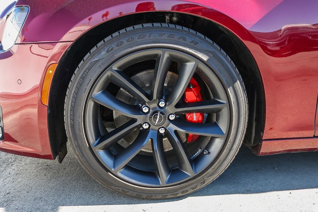 Used 2023 Chrysler 300 C image 11