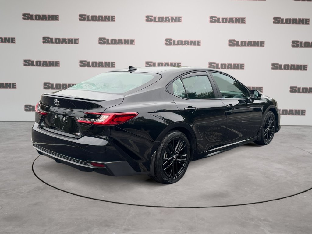 Used 2026 Toyota Camry SE FWD image 5