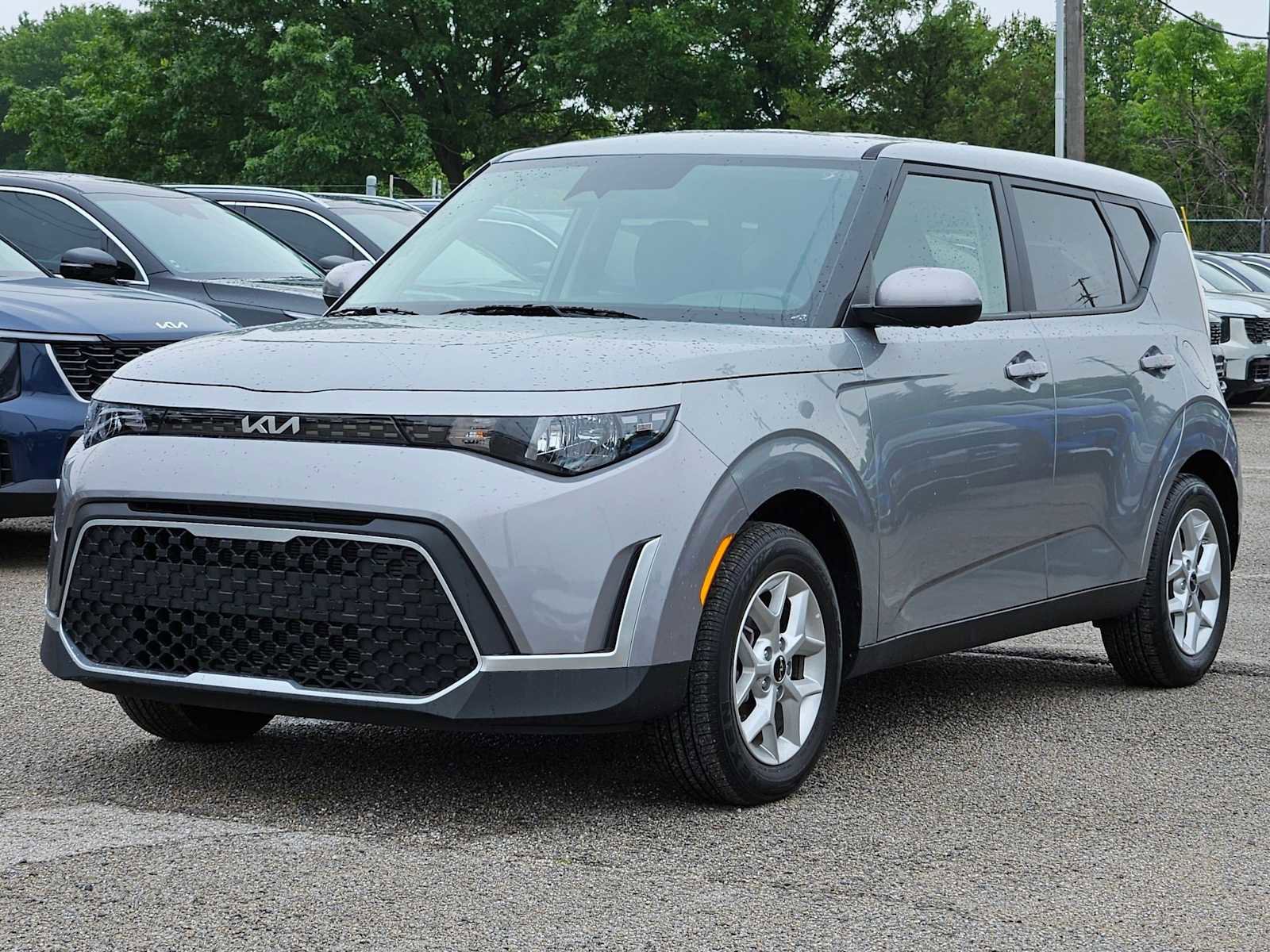 Certified 2025 Kia Soul LX w/ LX Technology Package FWD image 10