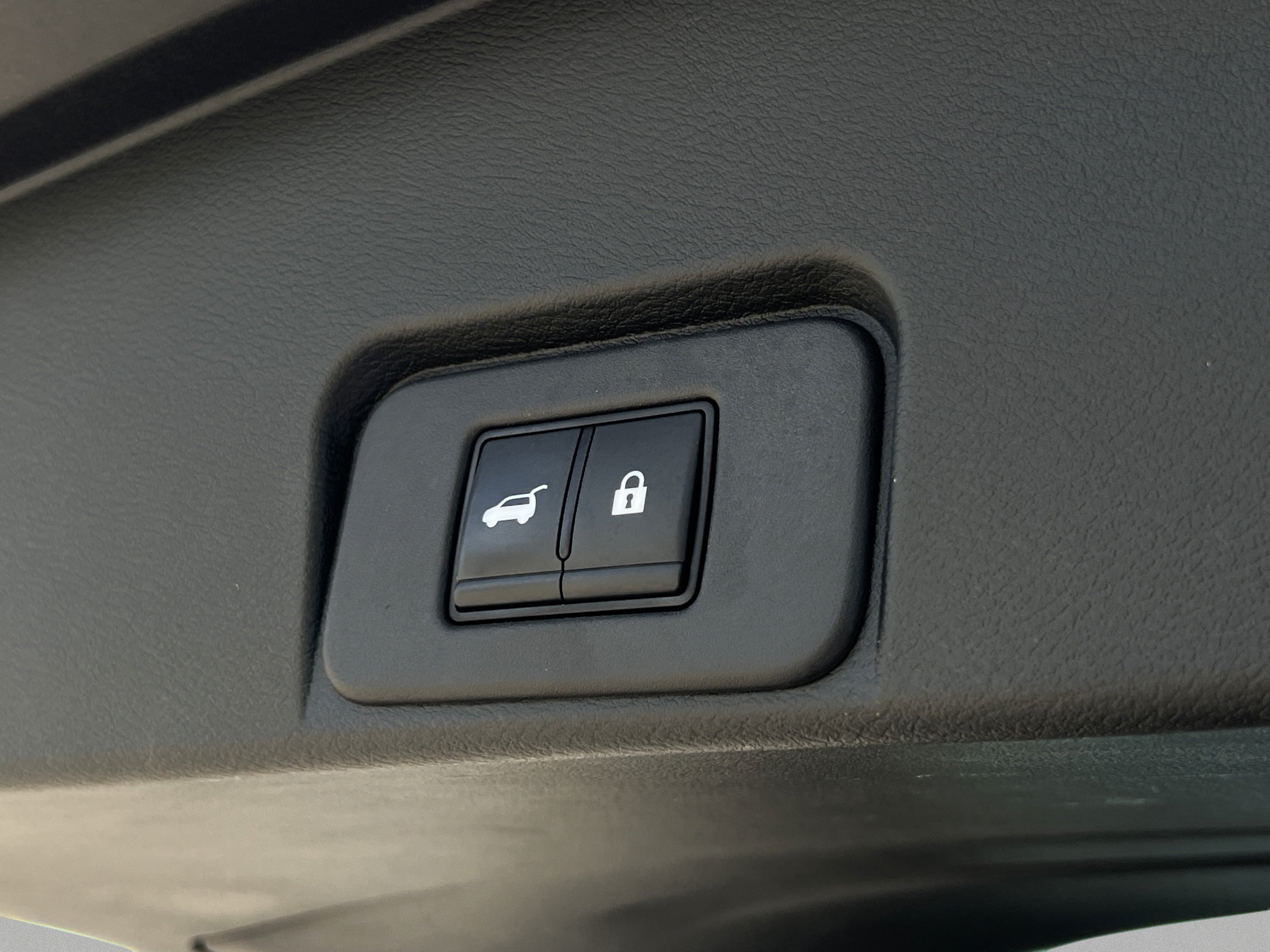 Used 2023 Nissan Rogue Platinum FWD image 28