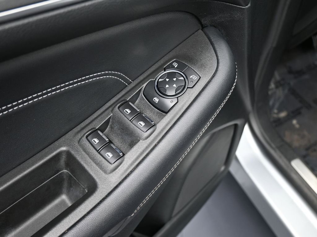 Used 2022 Ford Edge Titanium w/ Equipment Group 301A image 17