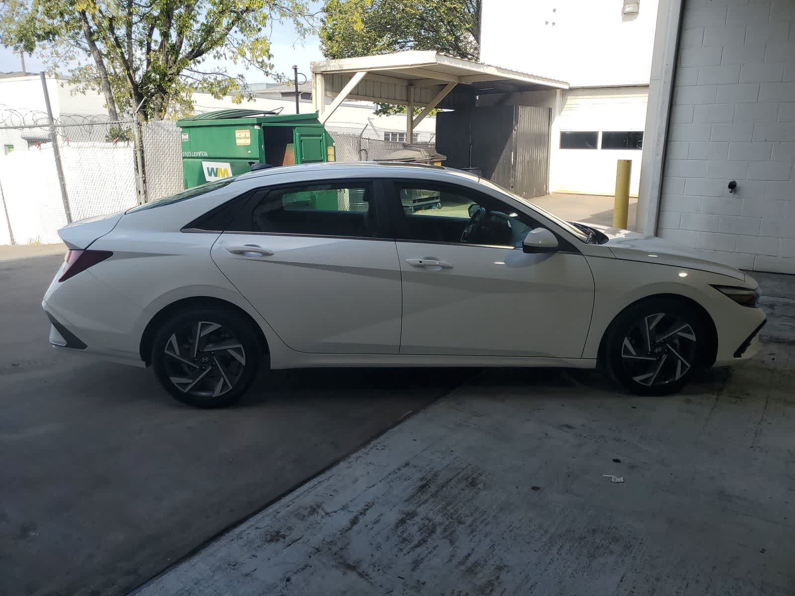 Used 2025 Hyundai Elantra SEL FWD image 7