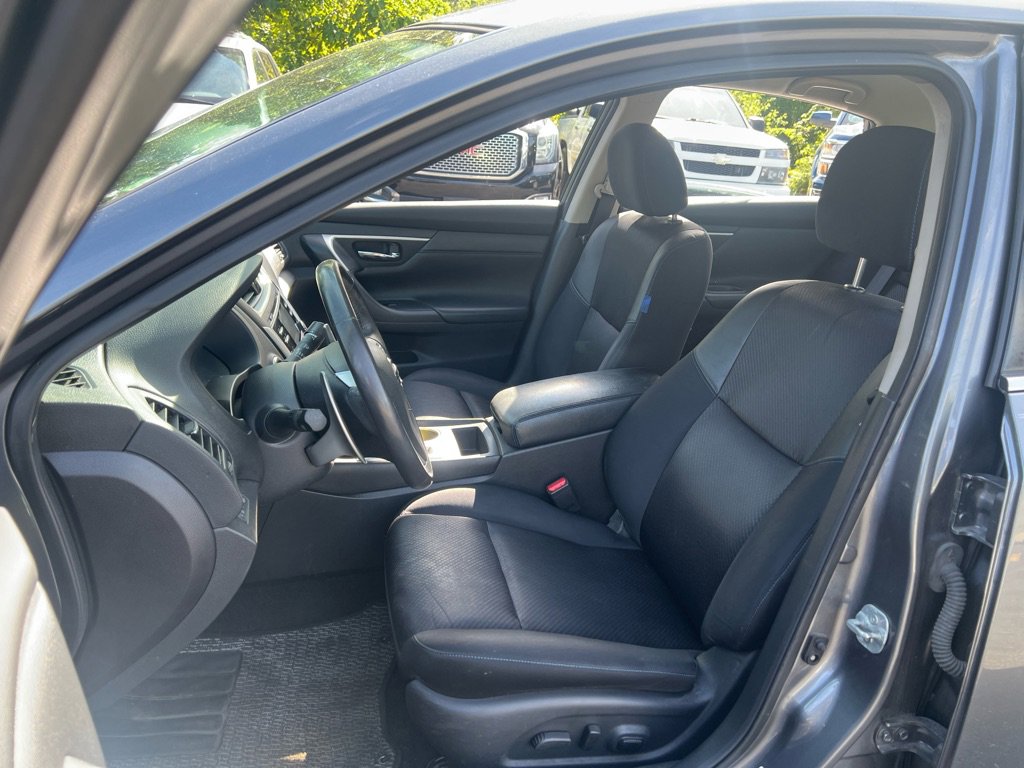 Used 2016 Nissan Altima 2.5 SR image 13