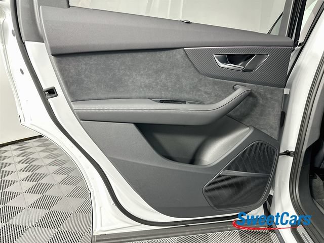 Used 2025 Audi SQ7 Premium Plus AWD/4WD image 44