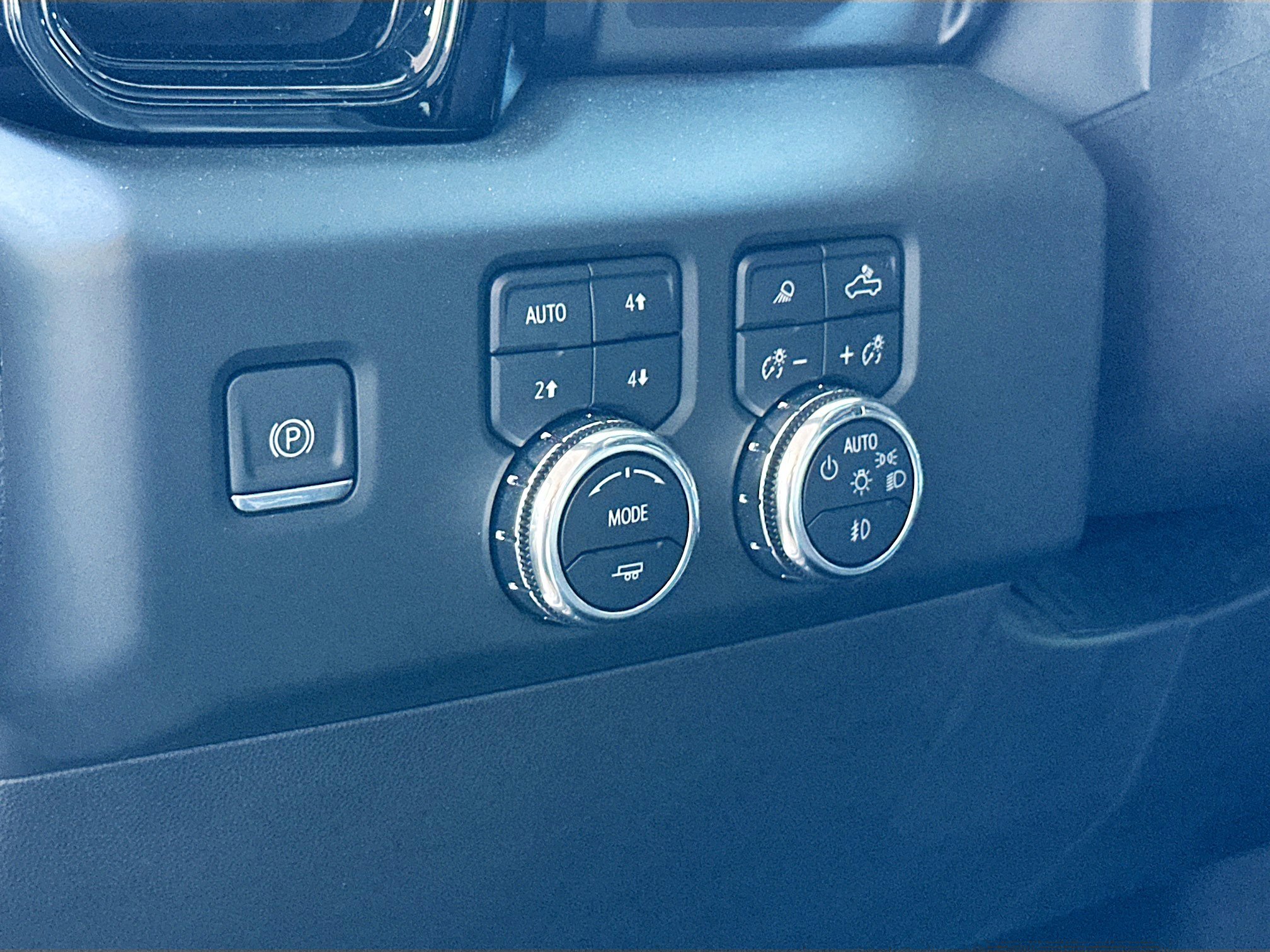 Used 2024 GMC Sierra 1500 AT4X image 10