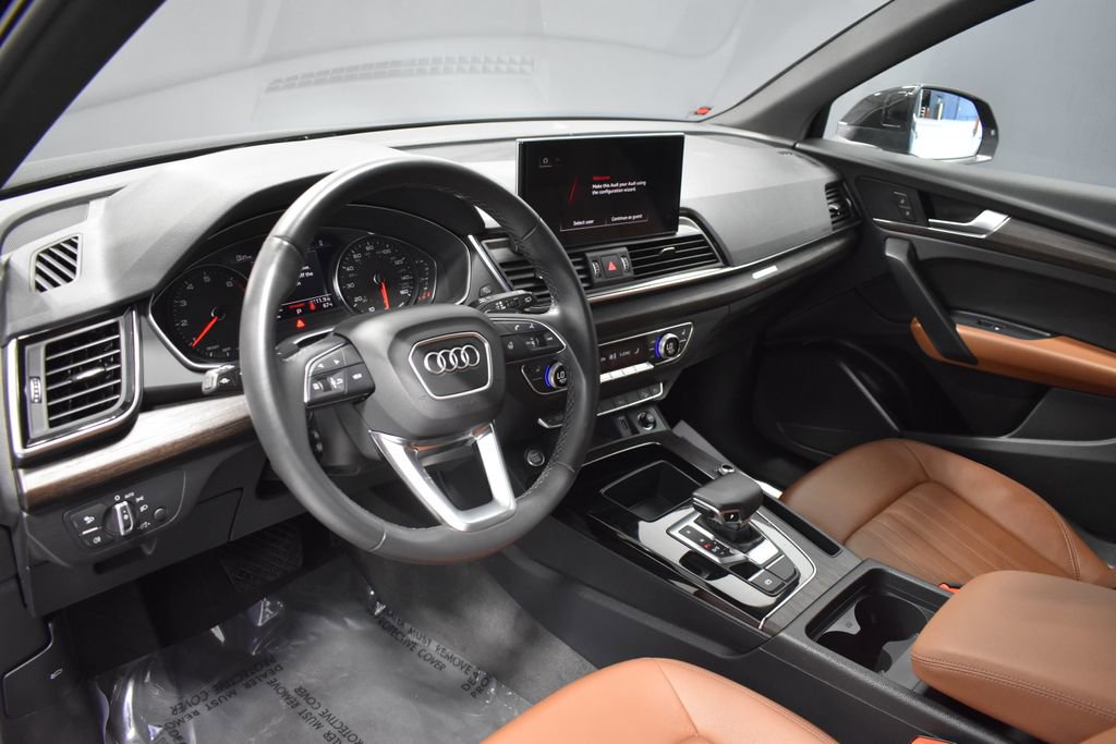 Used 2023 Audi Q5 2.0T Premium w/ Convenience Package AWD/4WD image 4