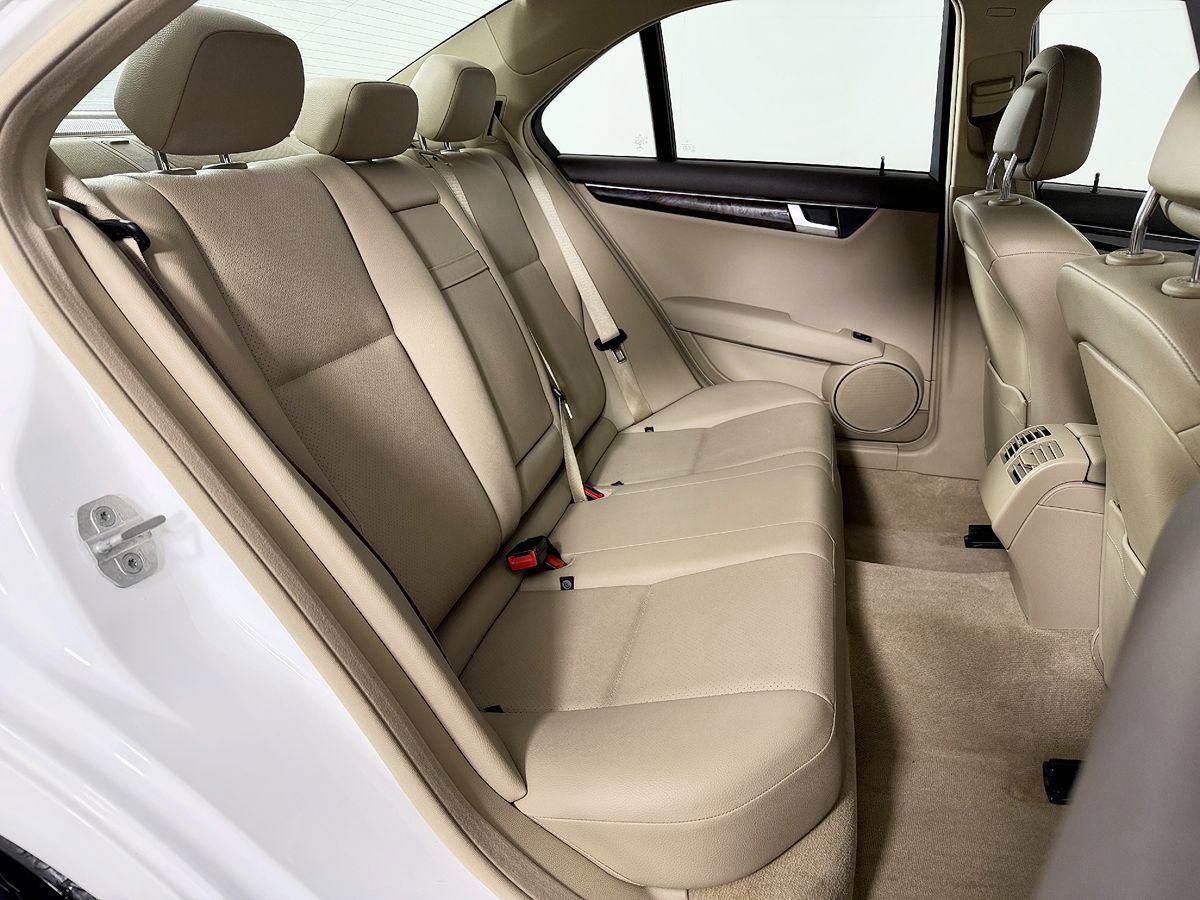 Used 2014 Mercedes-Benz C 300 4MATIC Sedan image 32