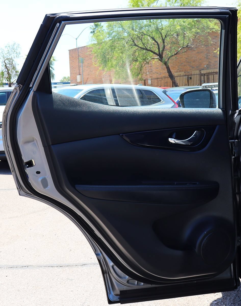 Used 2019 Nissan Rogue Sport SV FWD image 32