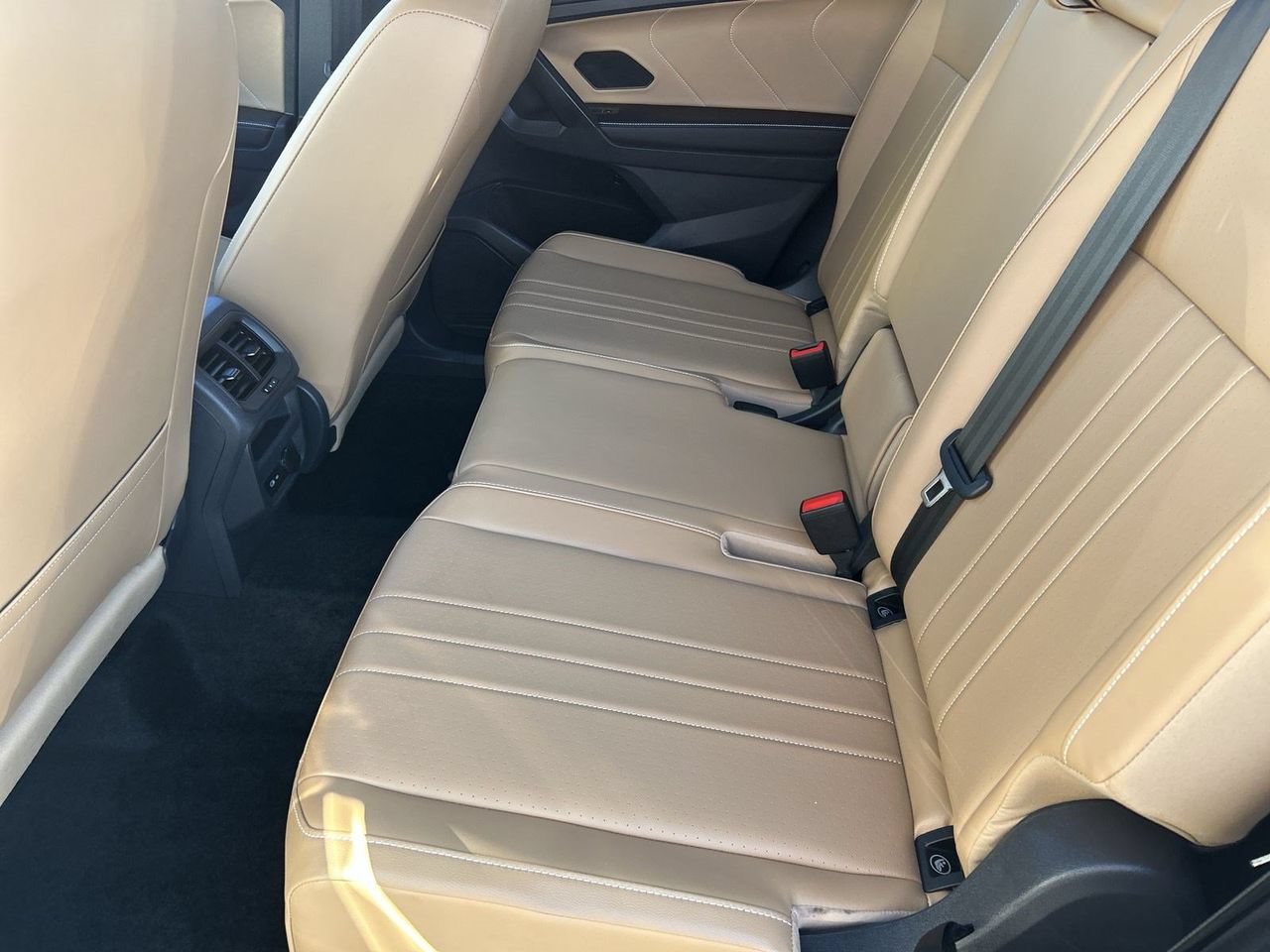 Certified 2024 Volkswagen Tiguan SE R-Line FWD image 14