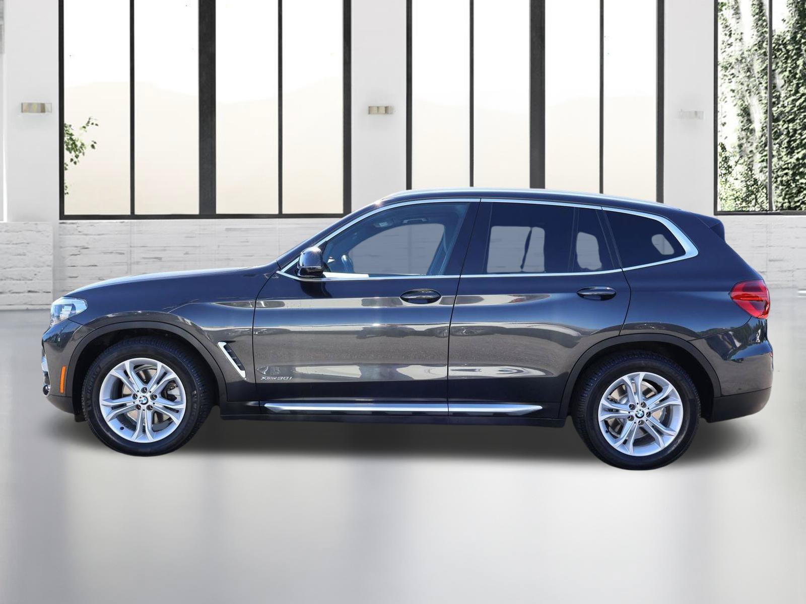 Used 2018 BMW X3 xDrive30i AWD/4WD image 2