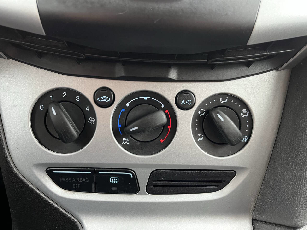 Used 2013 Ford Focus SE image 22