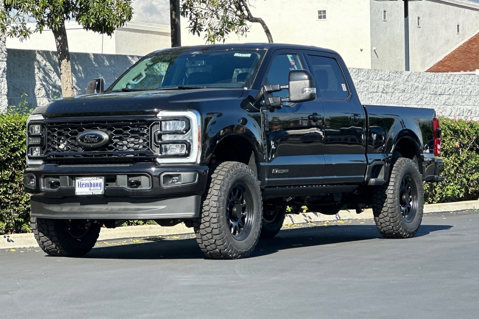 New 2025 Ford F250 Lariat w/ Black Appearance Package image 8