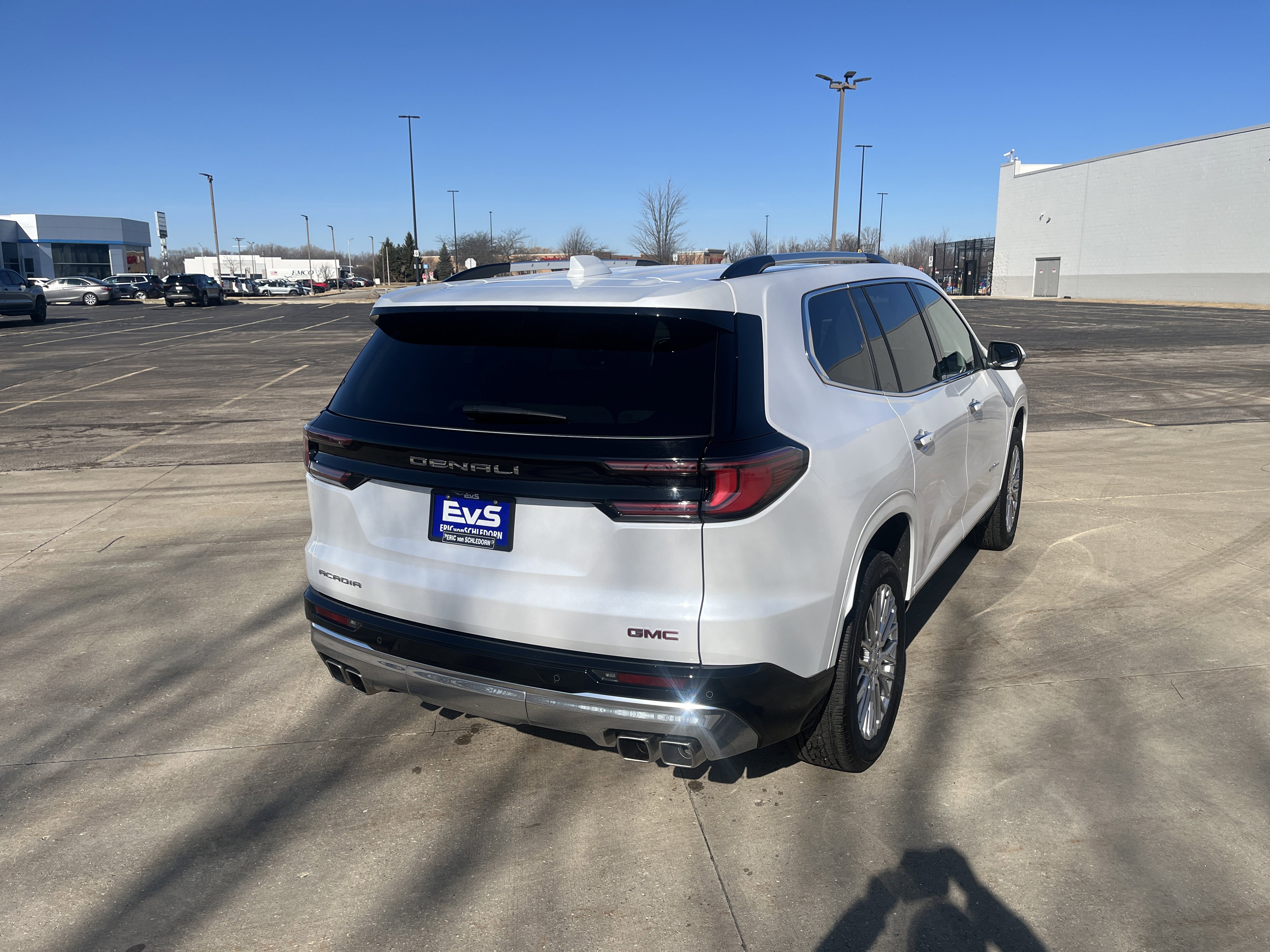 Used 2025 GMC Acadia Denali image 6