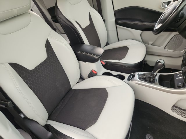 Used 2019 Jeep Compass Latitude FWD image 10