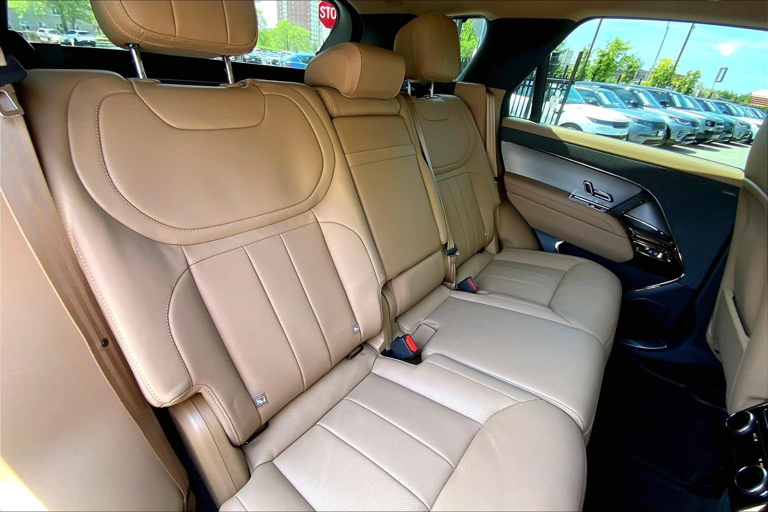 Certified 2026 Land Rover Range Rover Sport SE AWD/4WD image 19
