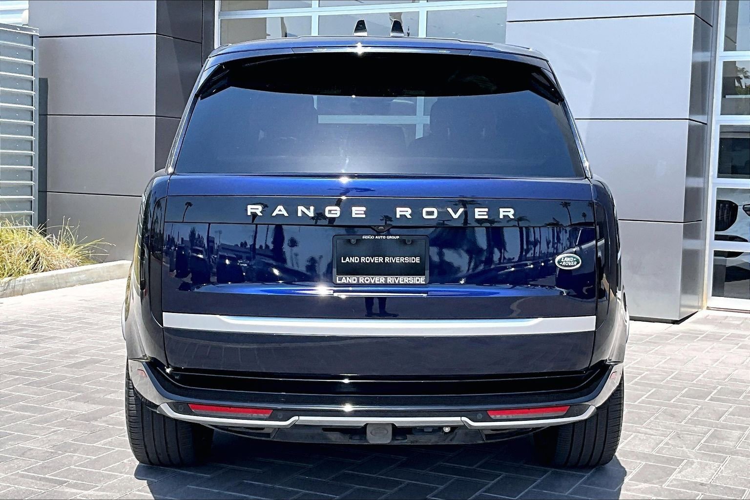 Used 2023 Land Rover Range Rover Long Wheelbase Autobiography AWD/4WD image 4