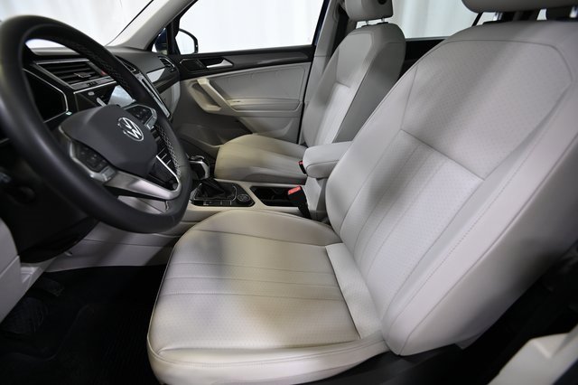 Used 2022 Volkswagen Tiguan SE image 7