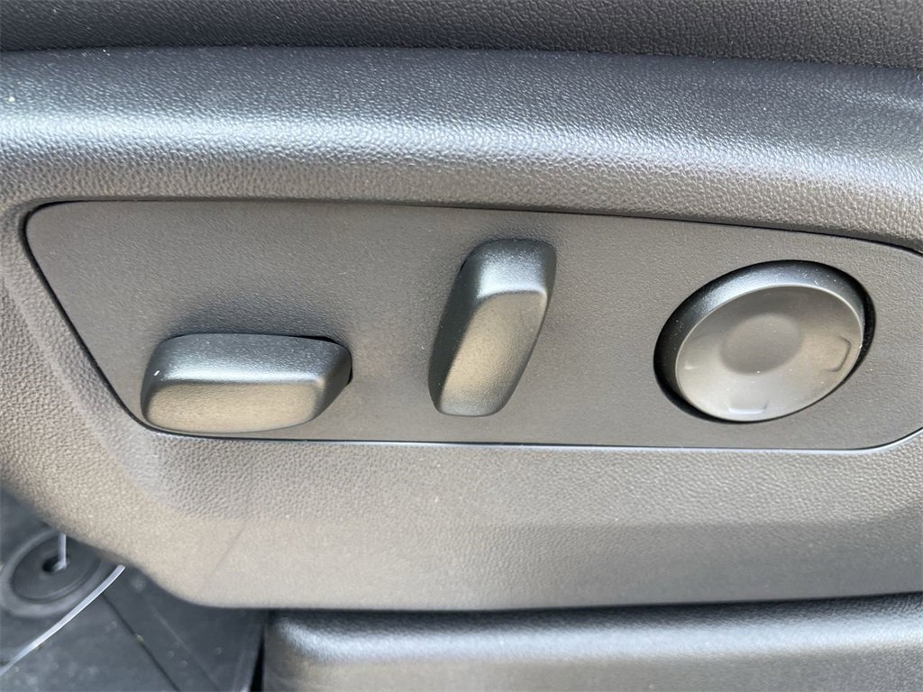 New 2025 Chevrolet Suburban Premier image 12