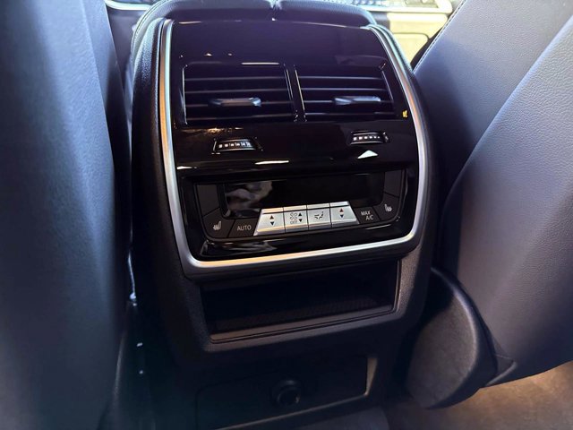 Used 2025 BMW X6 xDrive40i image 16