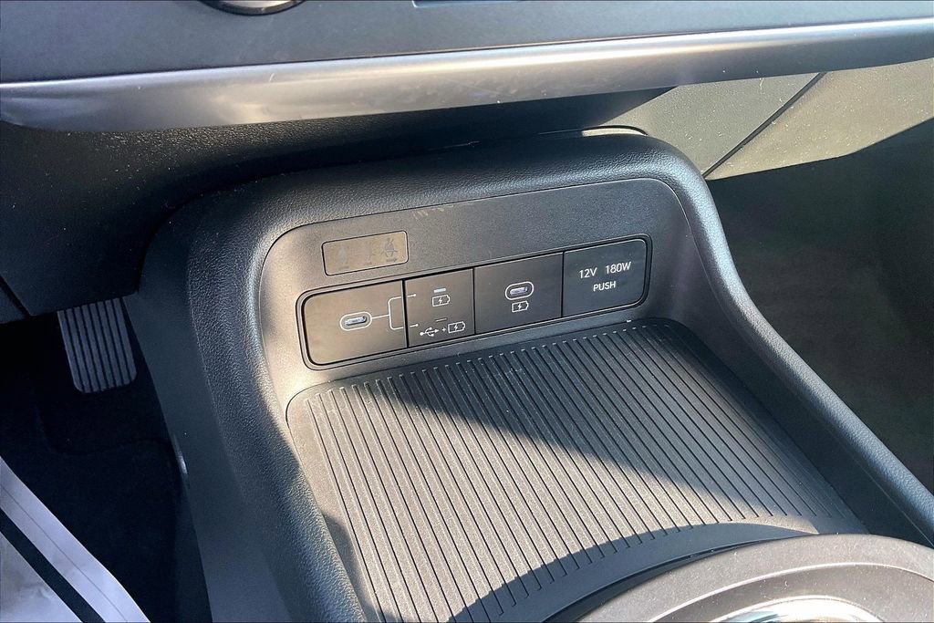 Used 2024 Hyundai Kona SE FWD image 18
