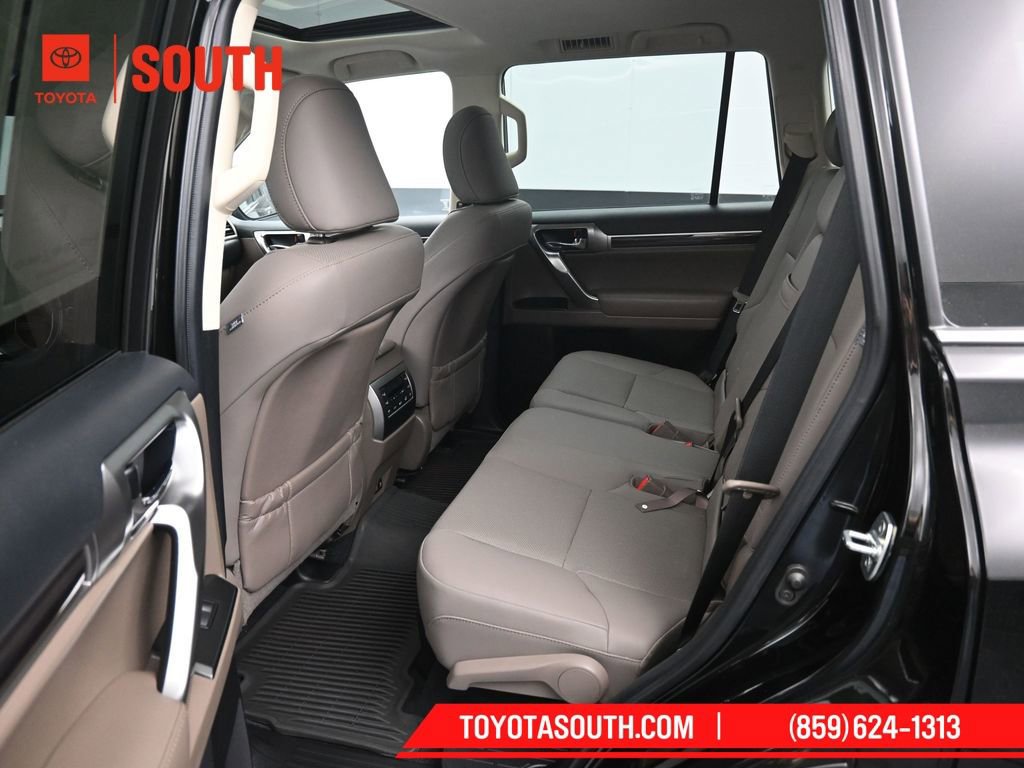 Used 2023 Lexus GX 460 Premium w/ Premium Package image 10