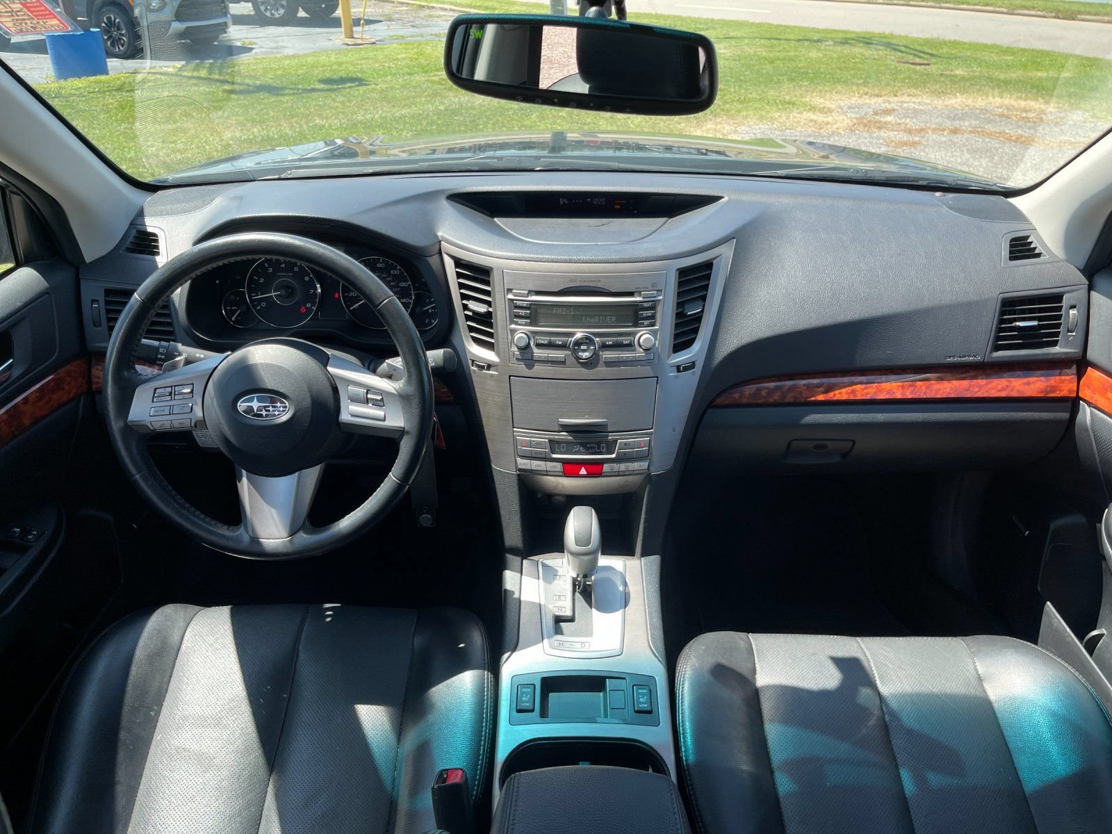 Used 2011 Subaru Outback 2.5i Limited w/ PWR Moonroof Pkg AWD/4WD image 14