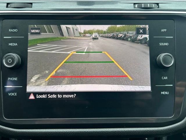 Used 2020 Volkswagen Tiguan SE w/ 3rd Row Seat Package AWD/4WD image 27