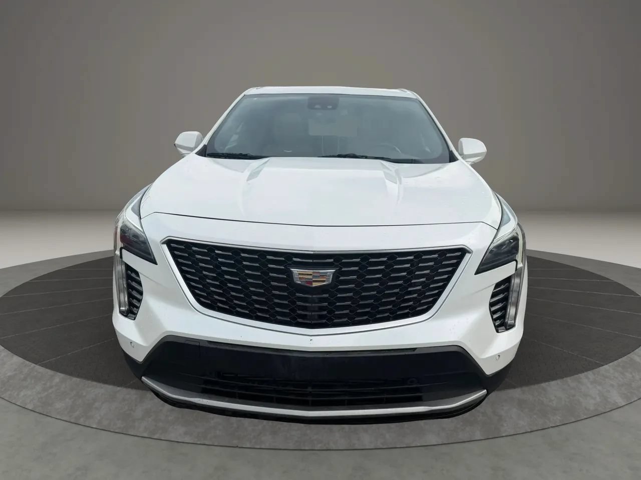 Used 2019 Cadillac XT4 Premium Luxury FWD image 2
