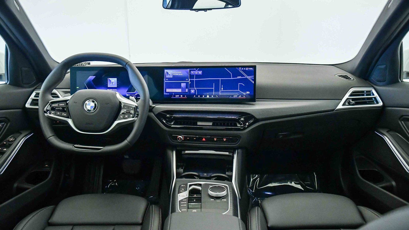 Used 2025 BMW 330i Sedan w/ Convenience Package image 16