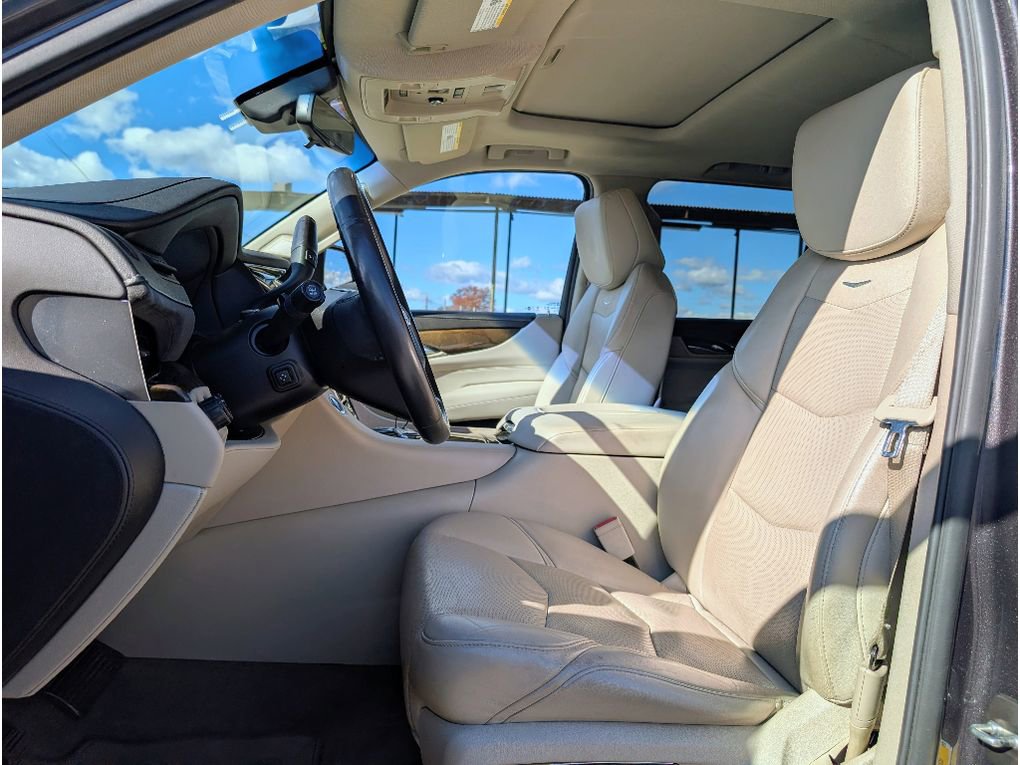 Used 2018 Cadillac Escalade Luxury image 14