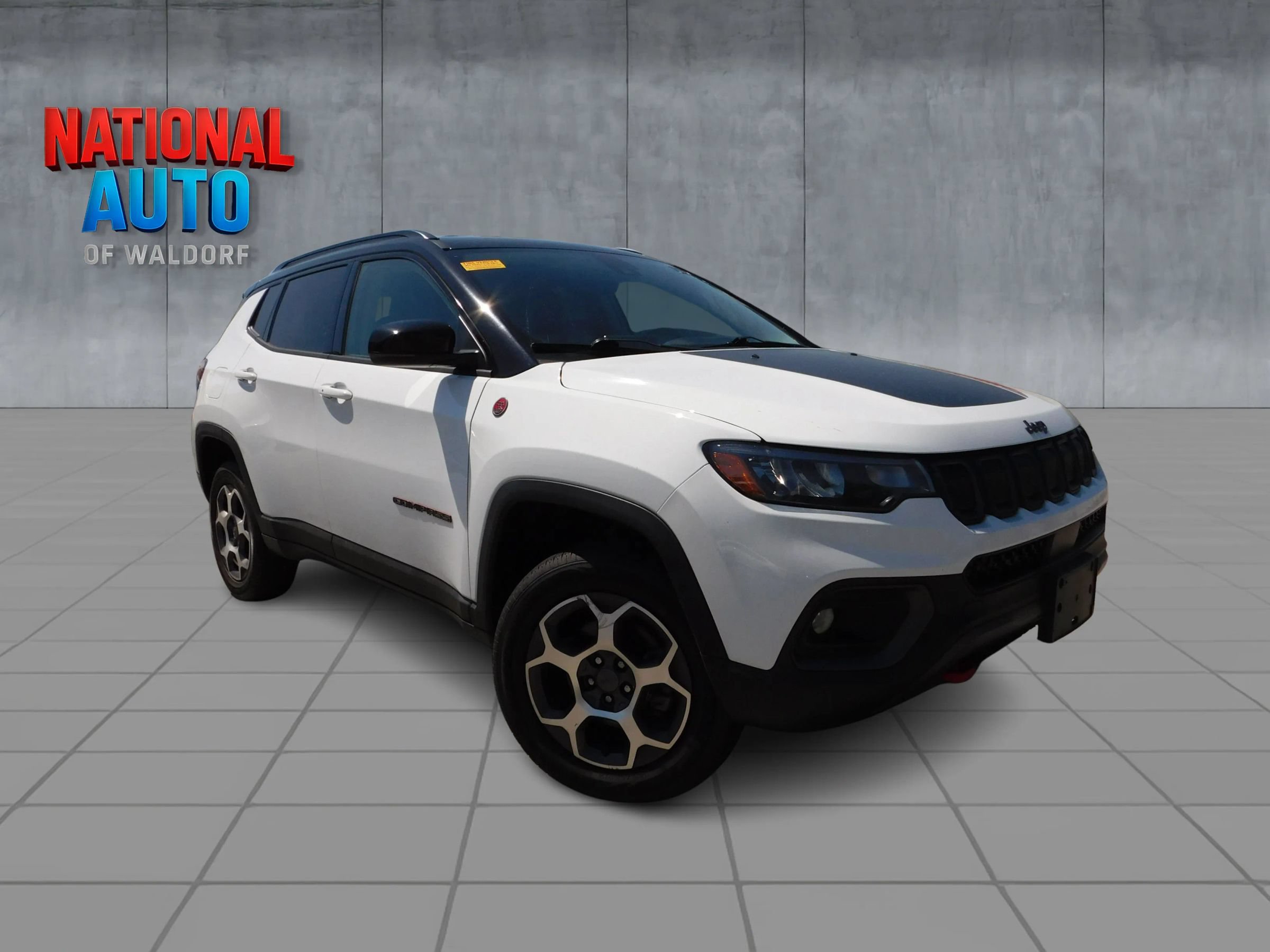 Used 2022 Jeep Compass Trailhawk AWD/4WD image 1