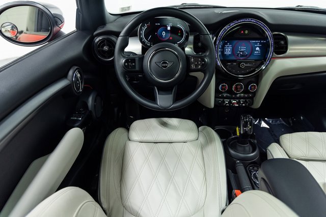 Used 2023 MINI Cooper 2-Door Hardtop w/ Signature Upholstery Package image 3