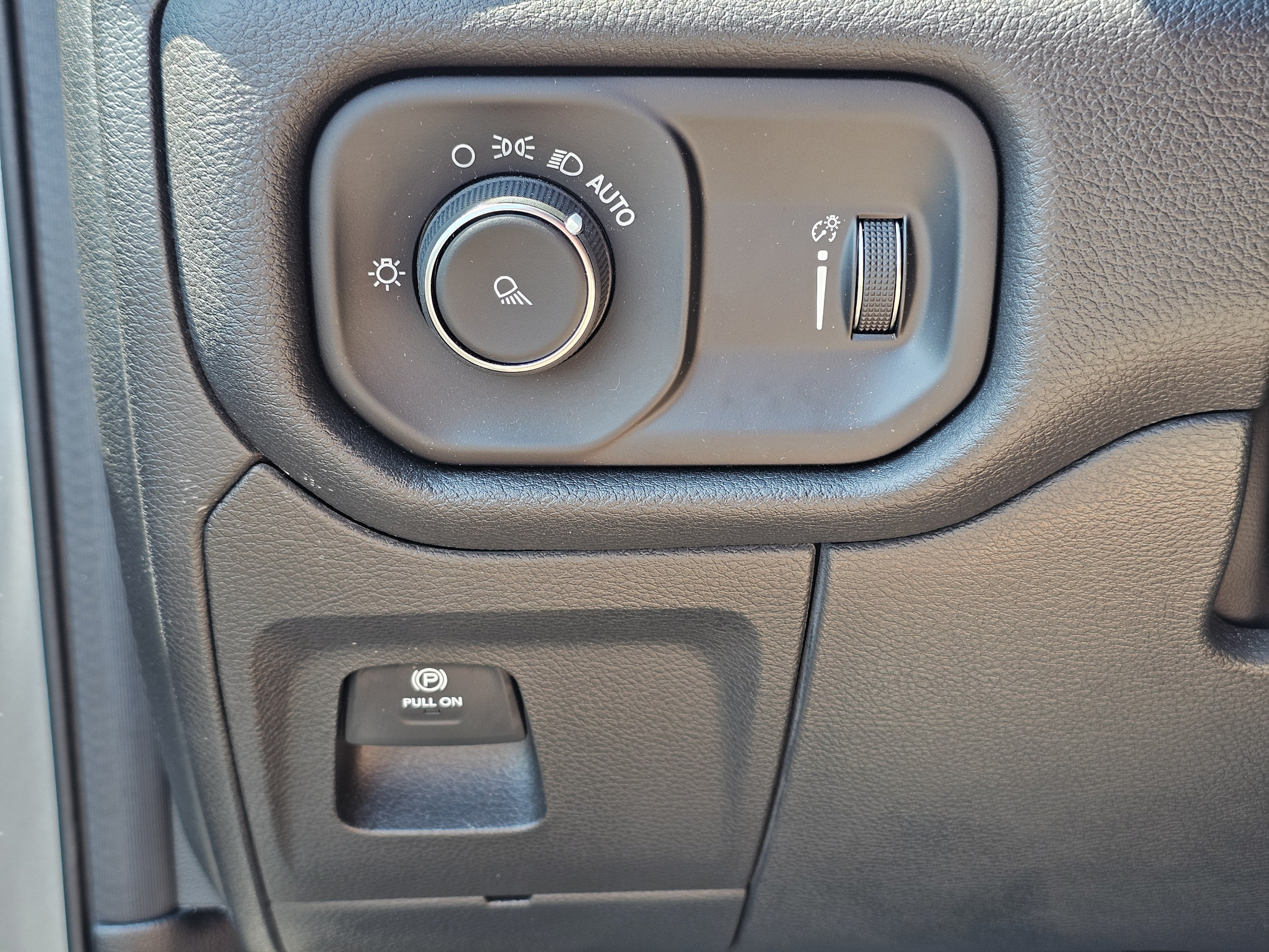 Used 2024 RAM 1500 Laramie AWD/4WD image 20