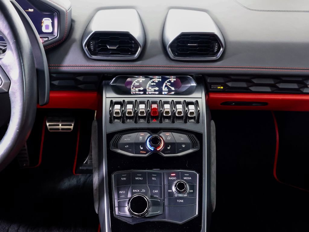 Used 2015 Lamborghini Huracan LP 610-4 image 19