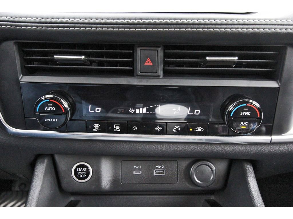 Used 2023 Nissan Rogue SV FWD image 26