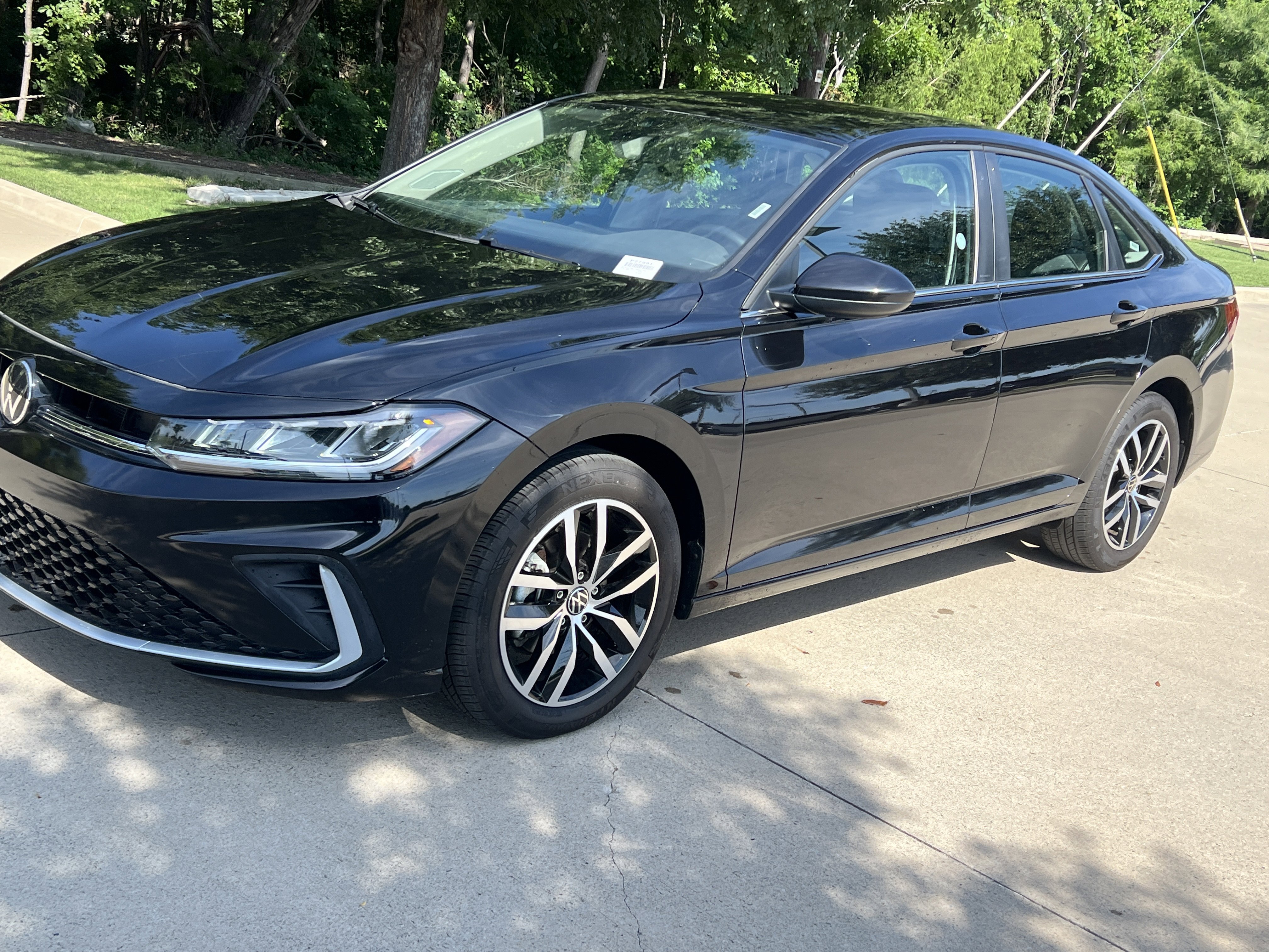 Used 2025 Volkswagen Jetta SE FWD image 5