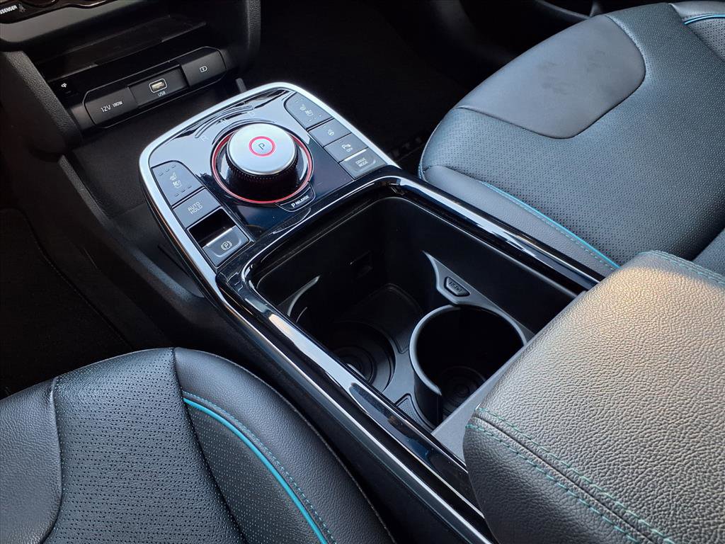 Used 2021 Kia Niro EX Premium w/ Cold Weather Package image 16