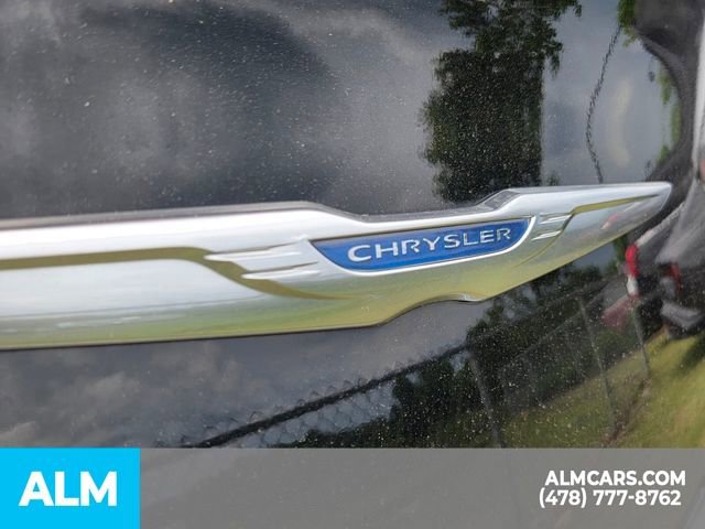 Used 2021 Chrysler 300 Touring L RWD image 9