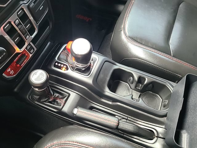 Used 2023 Jeep Gladiator Rubicon w/ Cold Weather Group AWD/4WD image 22
