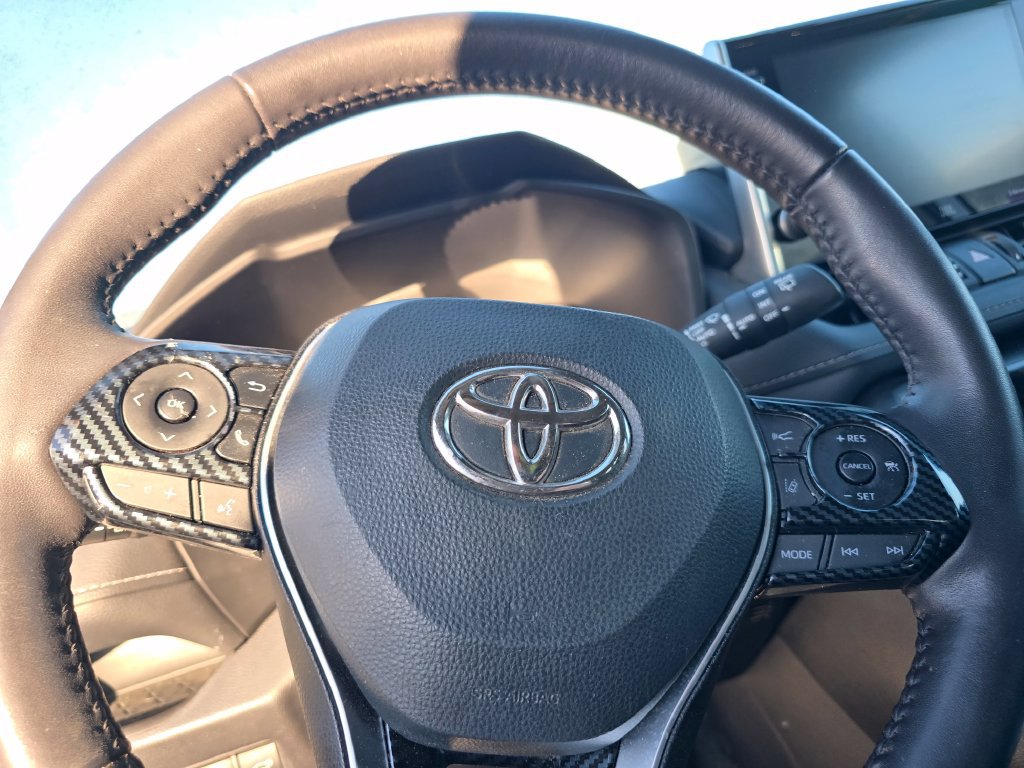 Used 2022 Toyota RAV4 XLE Premium AWD/4WD image 19