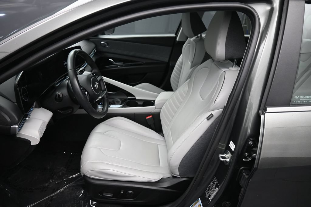 Used 2024 Hyundai Elantra Limited FWD image 19