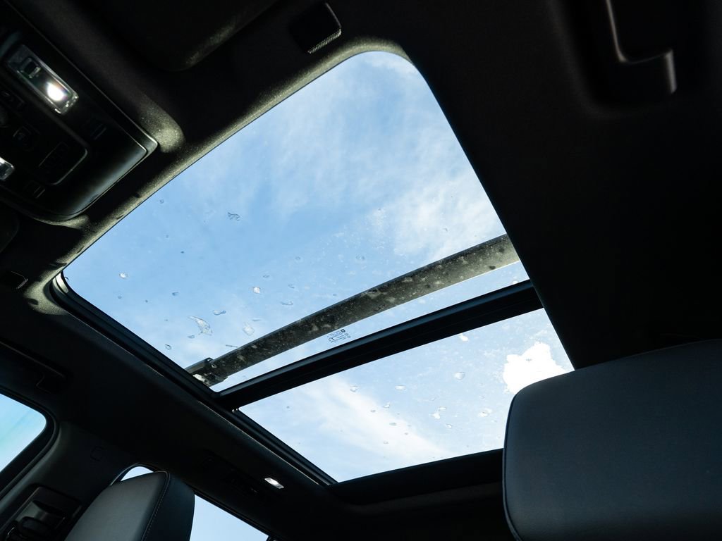 Used 2022 Chevrolet Tahoe Z71 w/ Luxury Package image 31