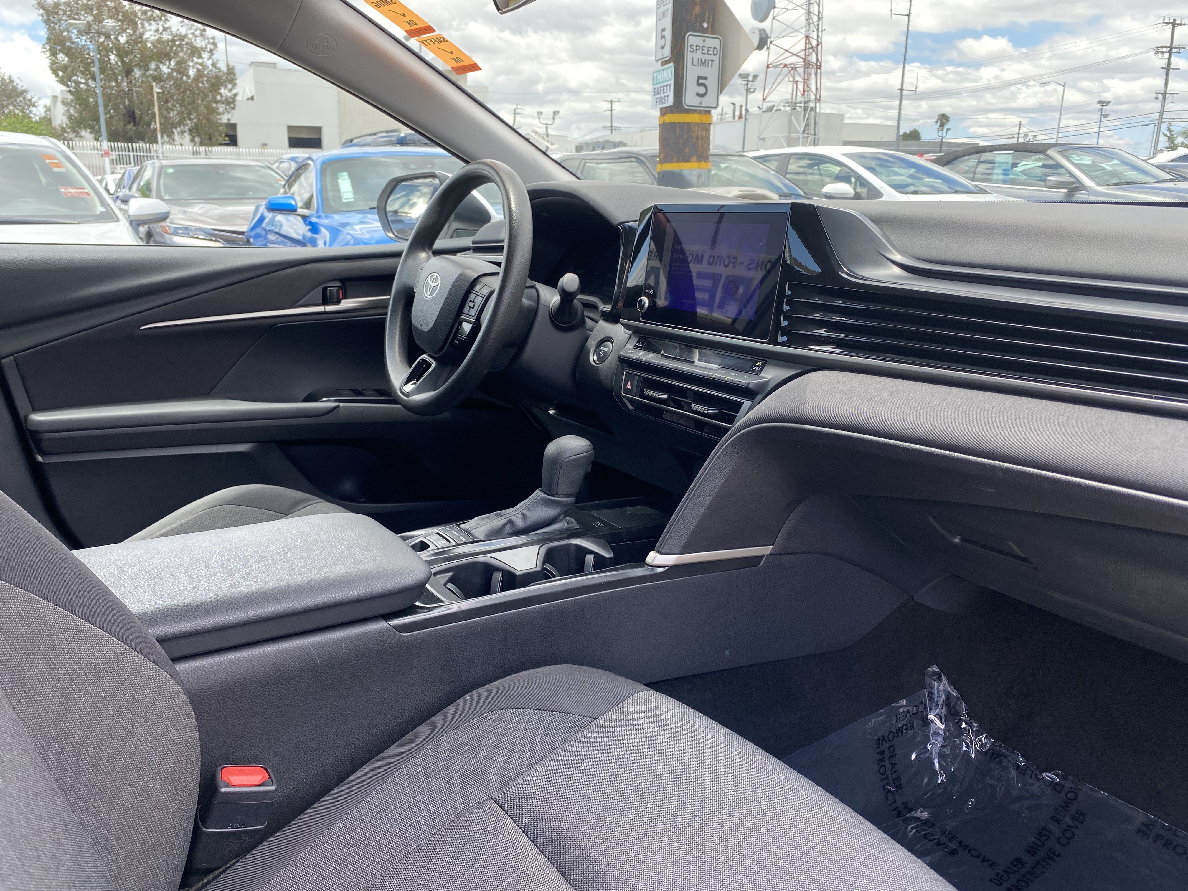 Used 2025 Toyota Camry LE FWD image 27